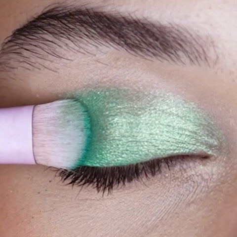 firm shadow brush product from Lottie