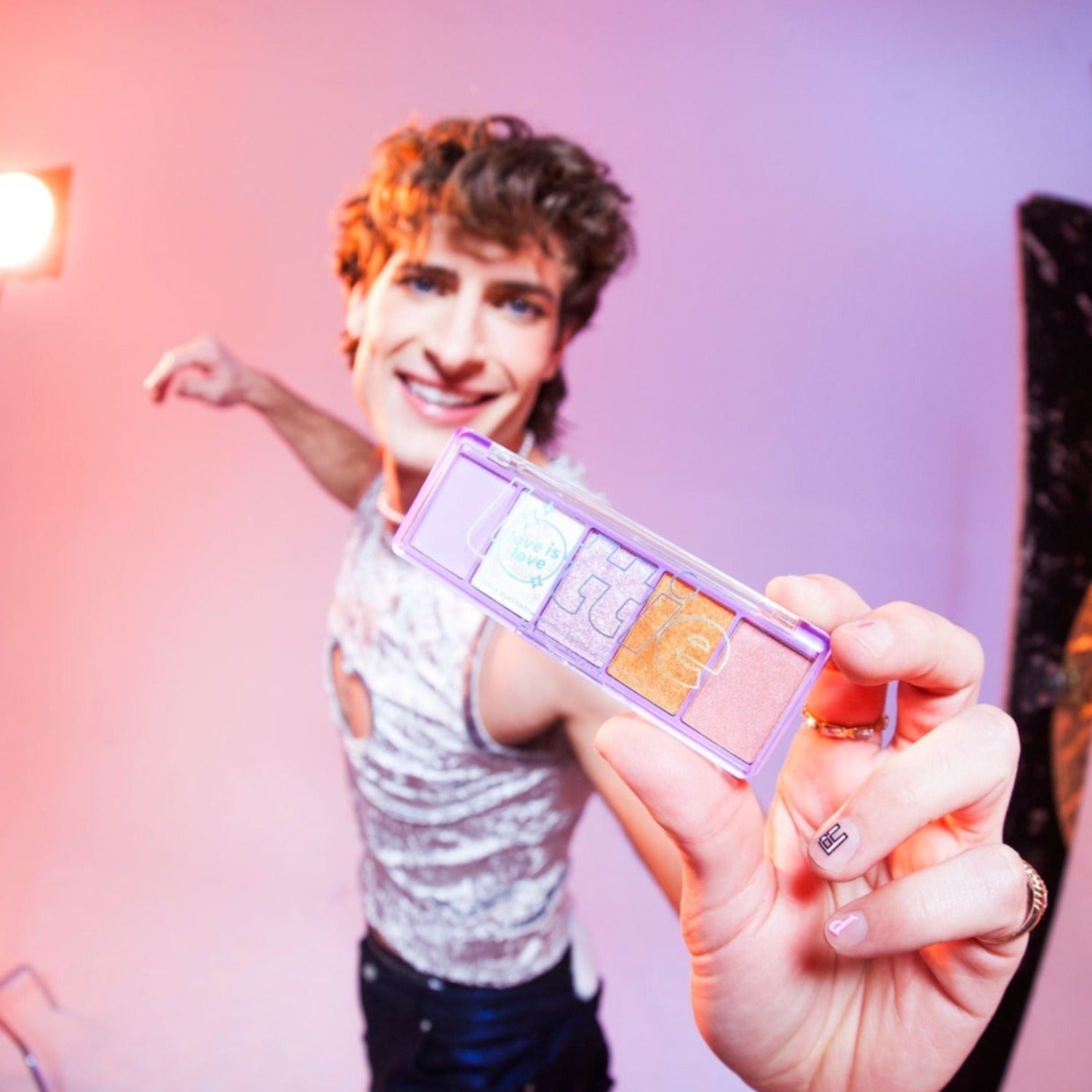 lottie palette - love aura