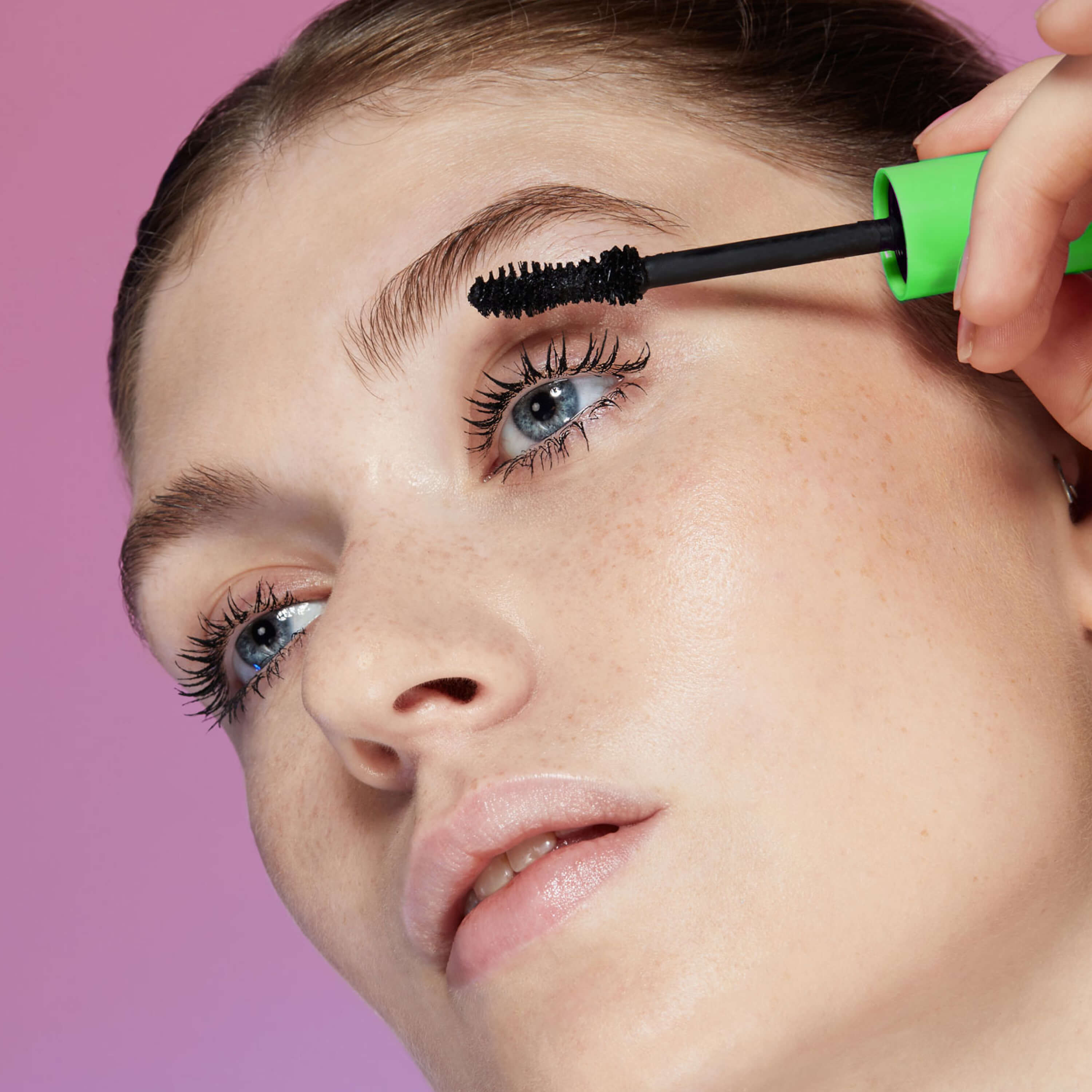 serving lash mascara