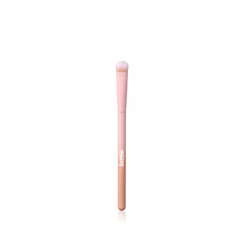 firm shadow brush product from Lottie