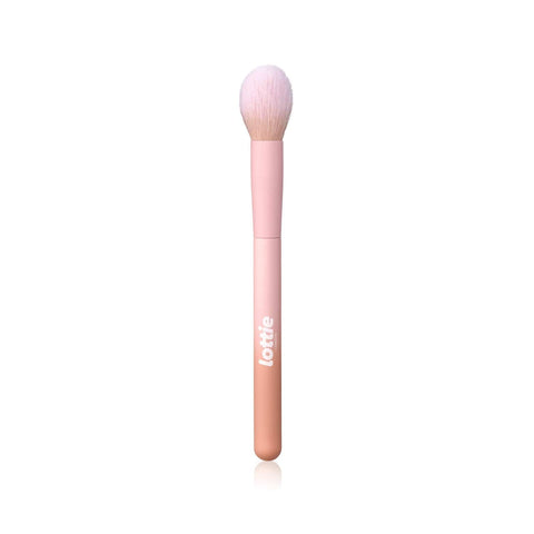 tapered highlighter brush product from Lottie