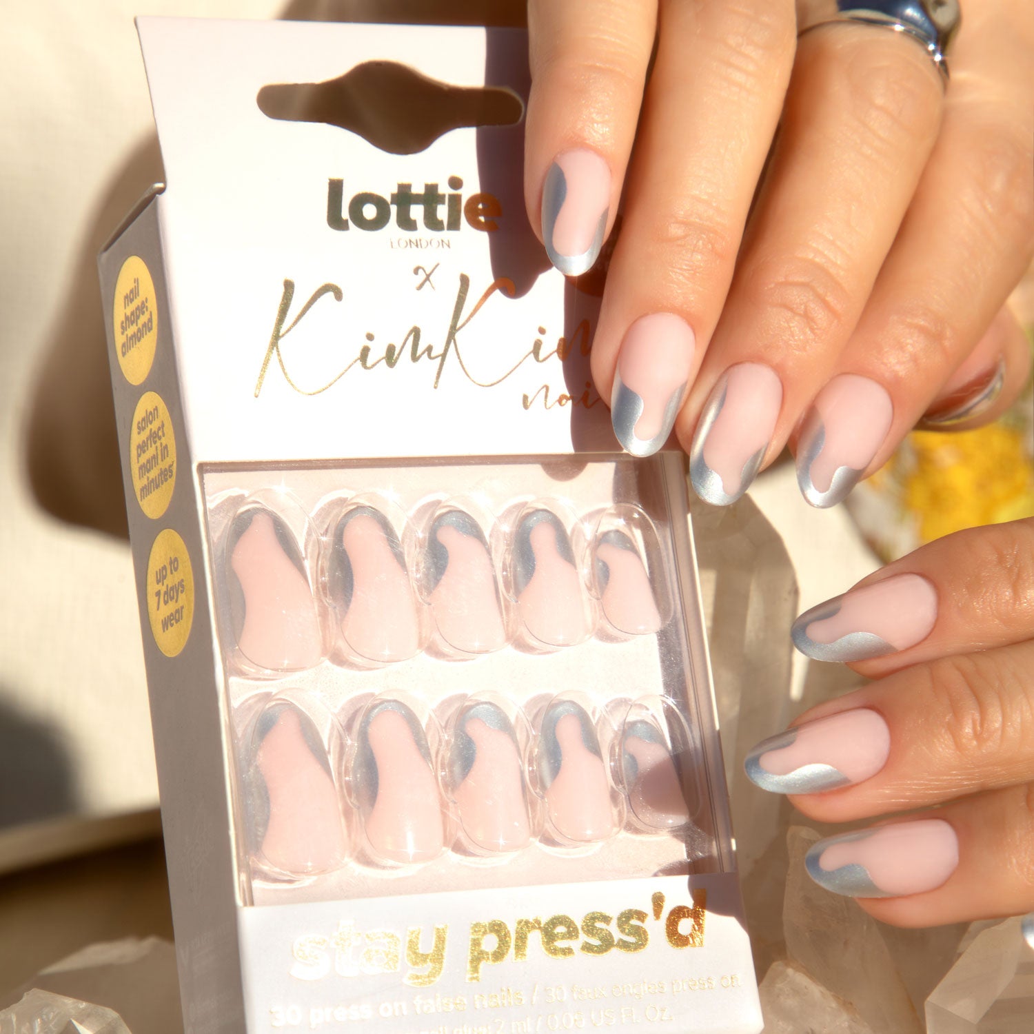 lottie x KimKim stay press'd- groovy chrome